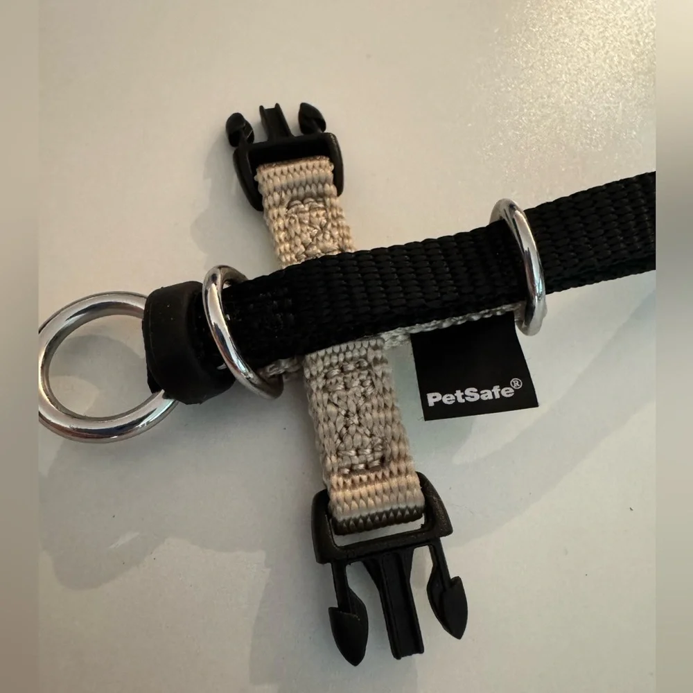 PetSafe Black and tan Dog or cat Harness